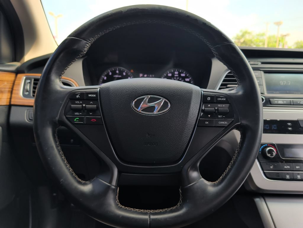 Used 2015 Hyundai Sonata Limited FWD image 11
