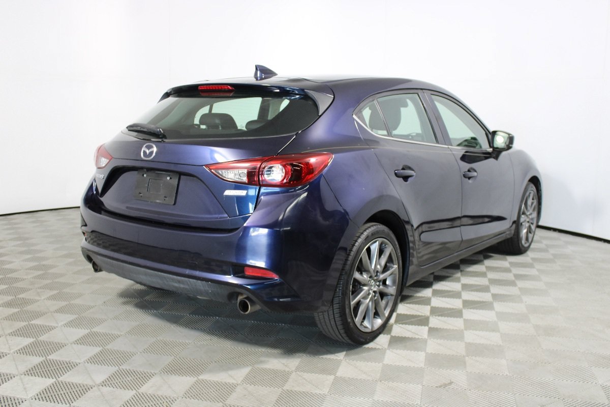 Used 2018 MAZDA MAZDA3 Grand Touring w/ Premium Equipment Package FWD image 13