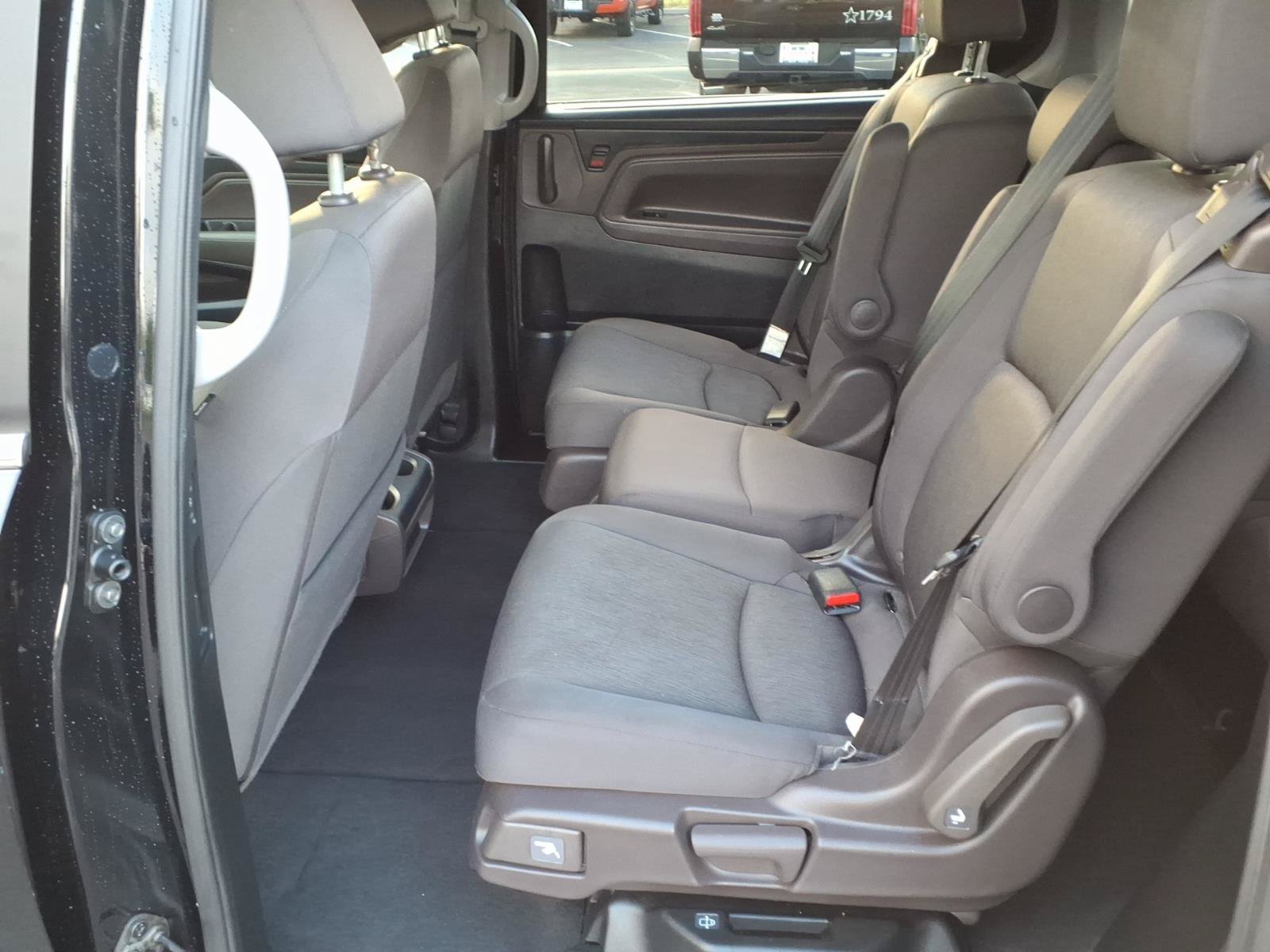 Used 2018 Honda Odyssey EX image 9