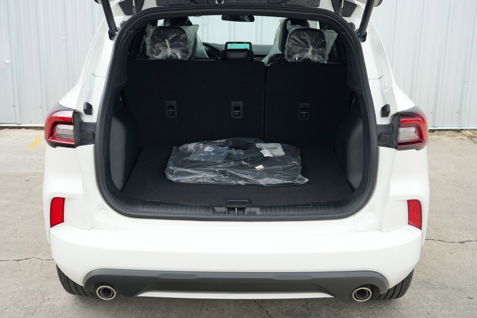 Used 2024 Ford Escape ST-Line Select image 8