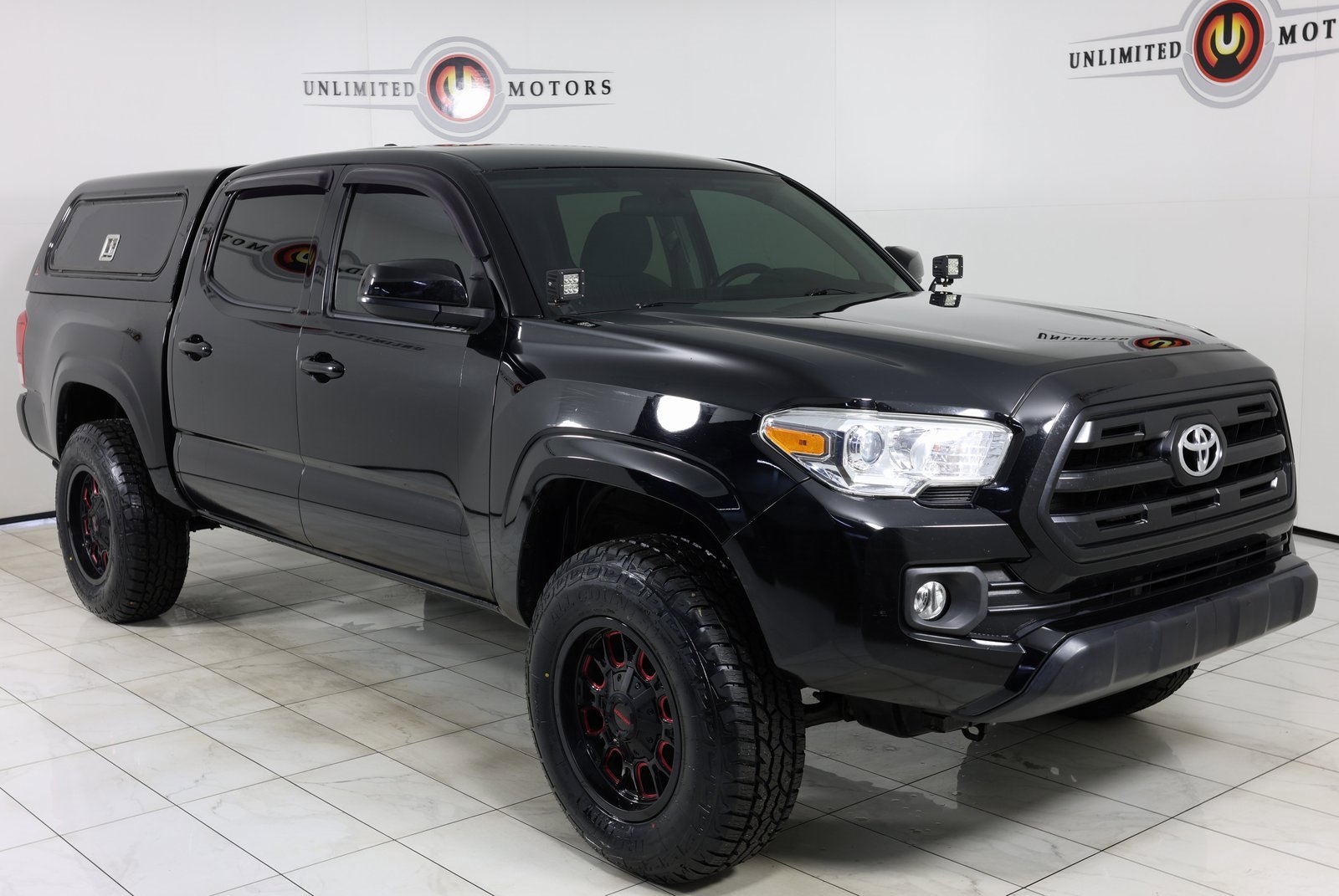 Used 2017 Toyota Tacoma SR image 34