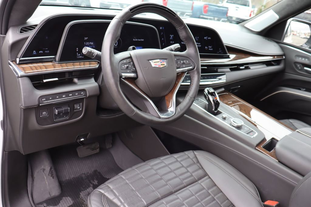 Used 2024 Cadillac Escalade Sport Platinum w/ LPO, ONYX Package image 5