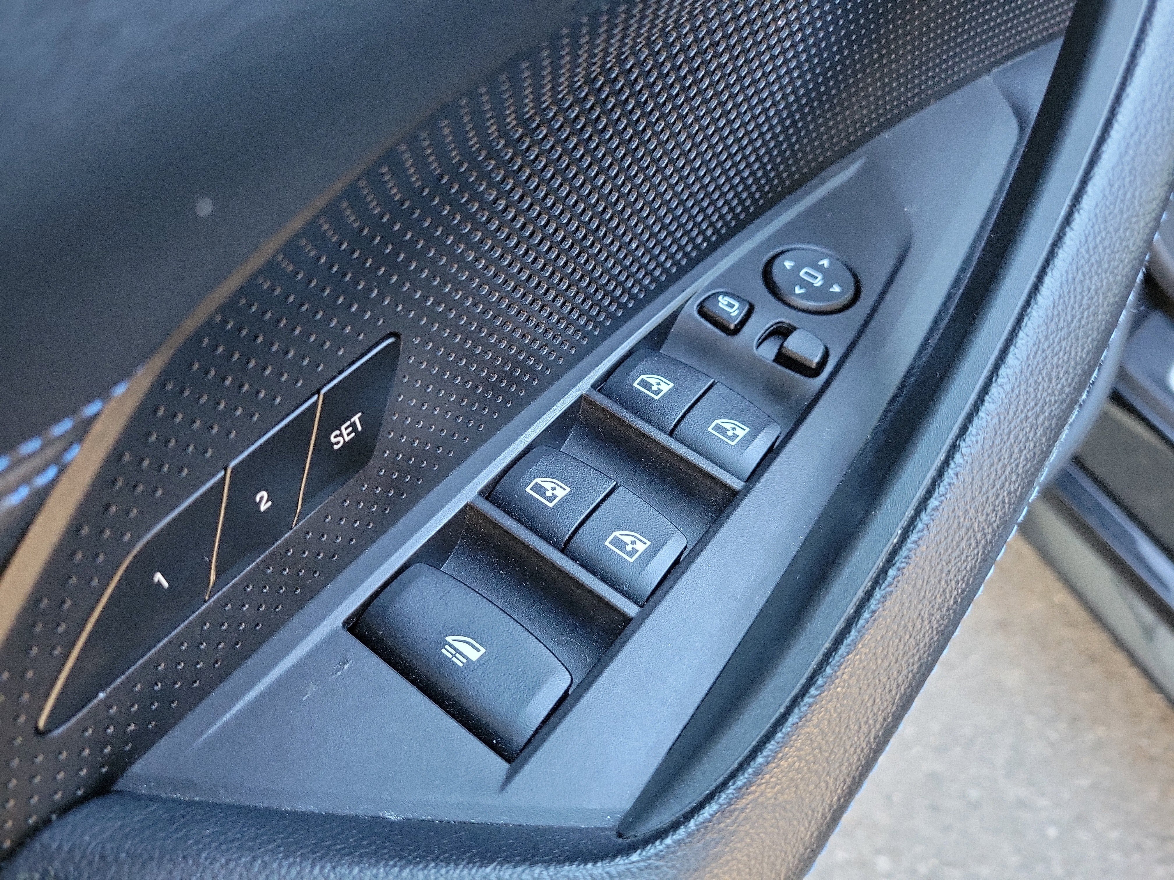 Used 2022 BMW 440i xDrive Convertible w/ Premium Package image 25