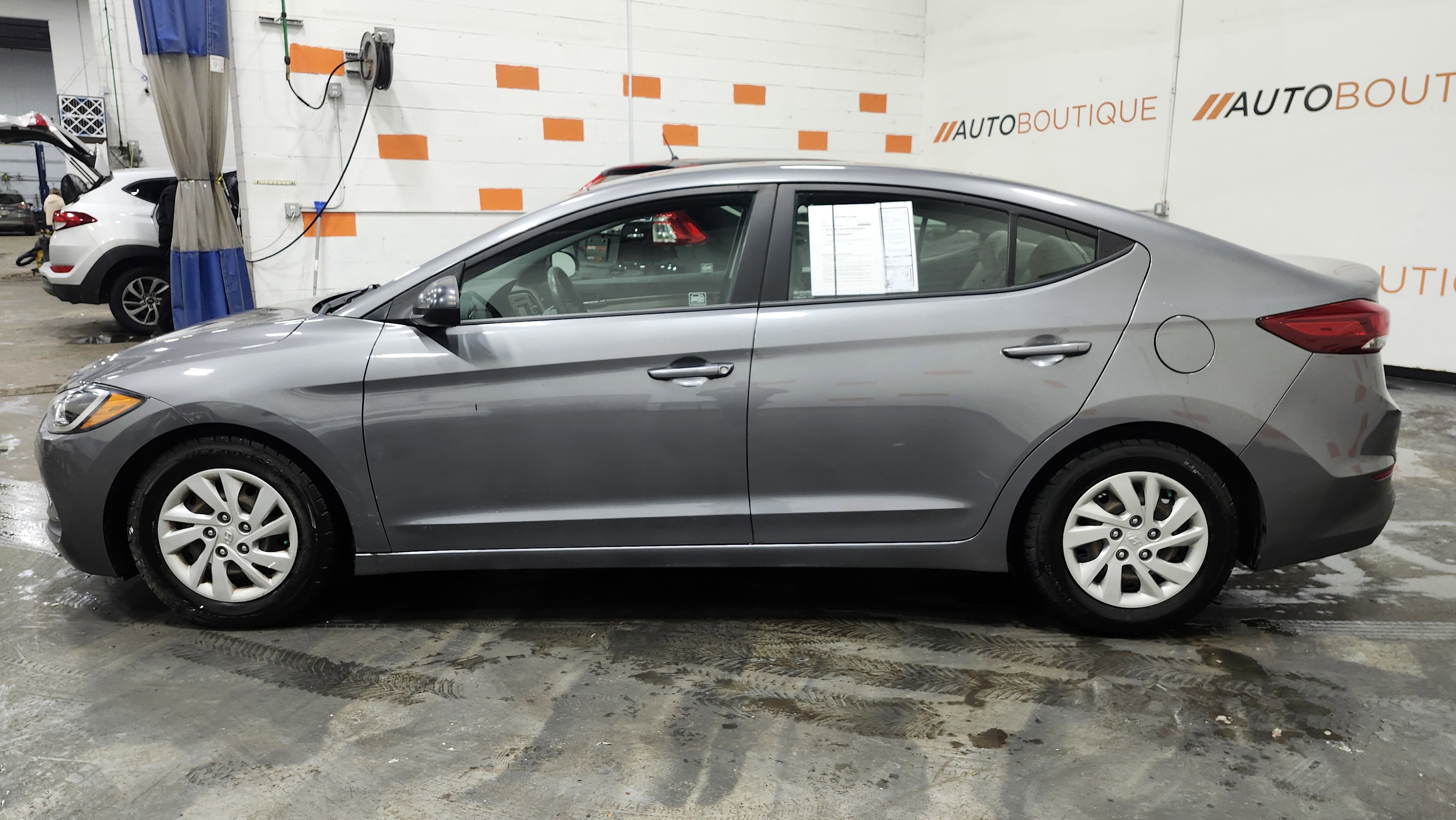 Used 2018 Hyundai Elantra SE image 12