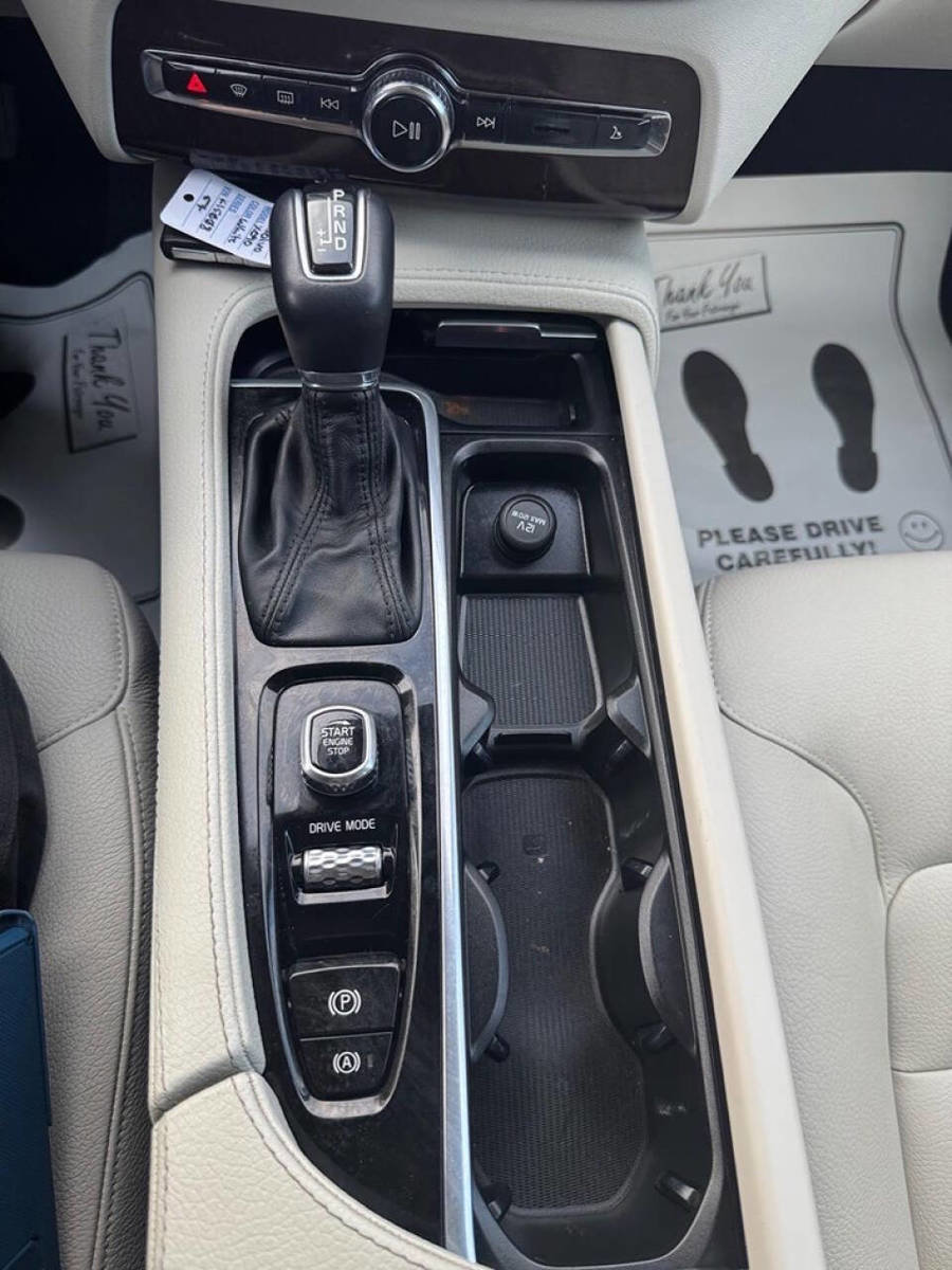 Used 2019 Volvo XC90 T6 Momentum w/ Advanced Package image 28