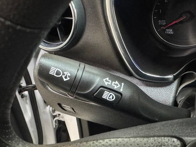 Used 2025 Chevrolet Blazer LT AWD/4WD image 19