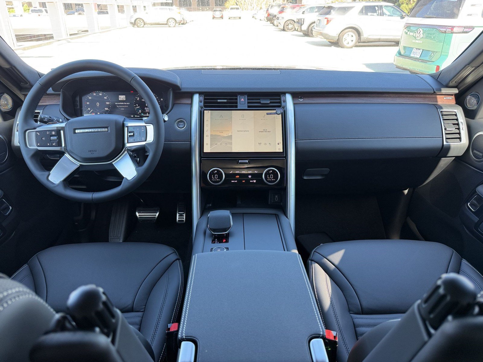 New 2026 Land Rover Discovery Dynamic SE AWD/4WD image 17
