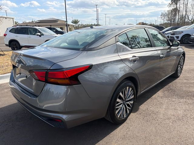 Used 2025 Nissan Altima 2.5 SV image 11