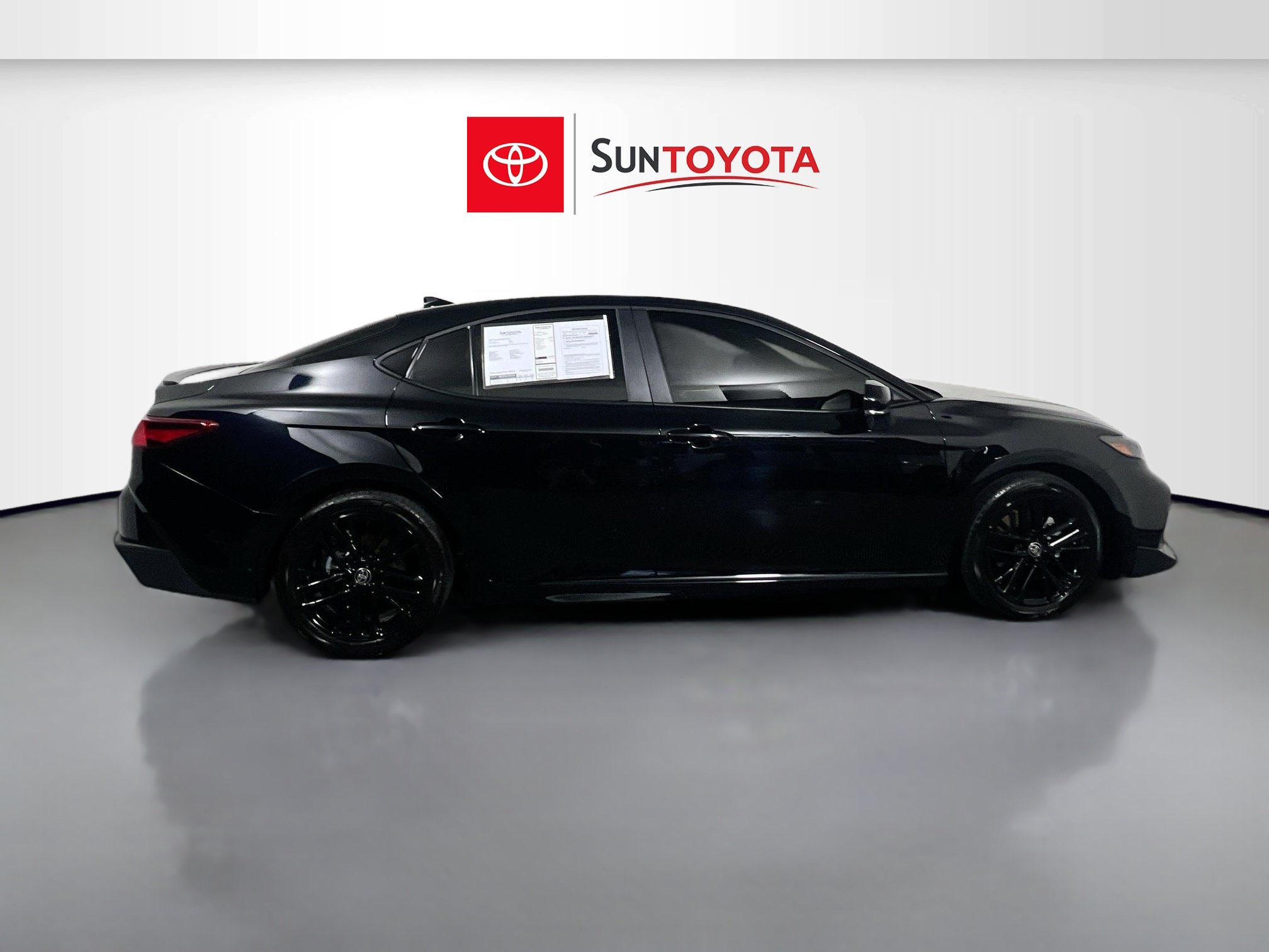 Used 2026 Toyota Camry SE FWD image 2