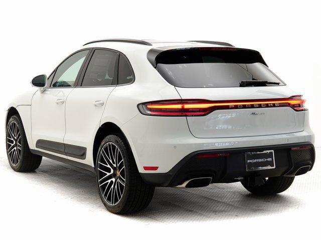 Used 2026 Porsche Macan AWD/4WD image 3