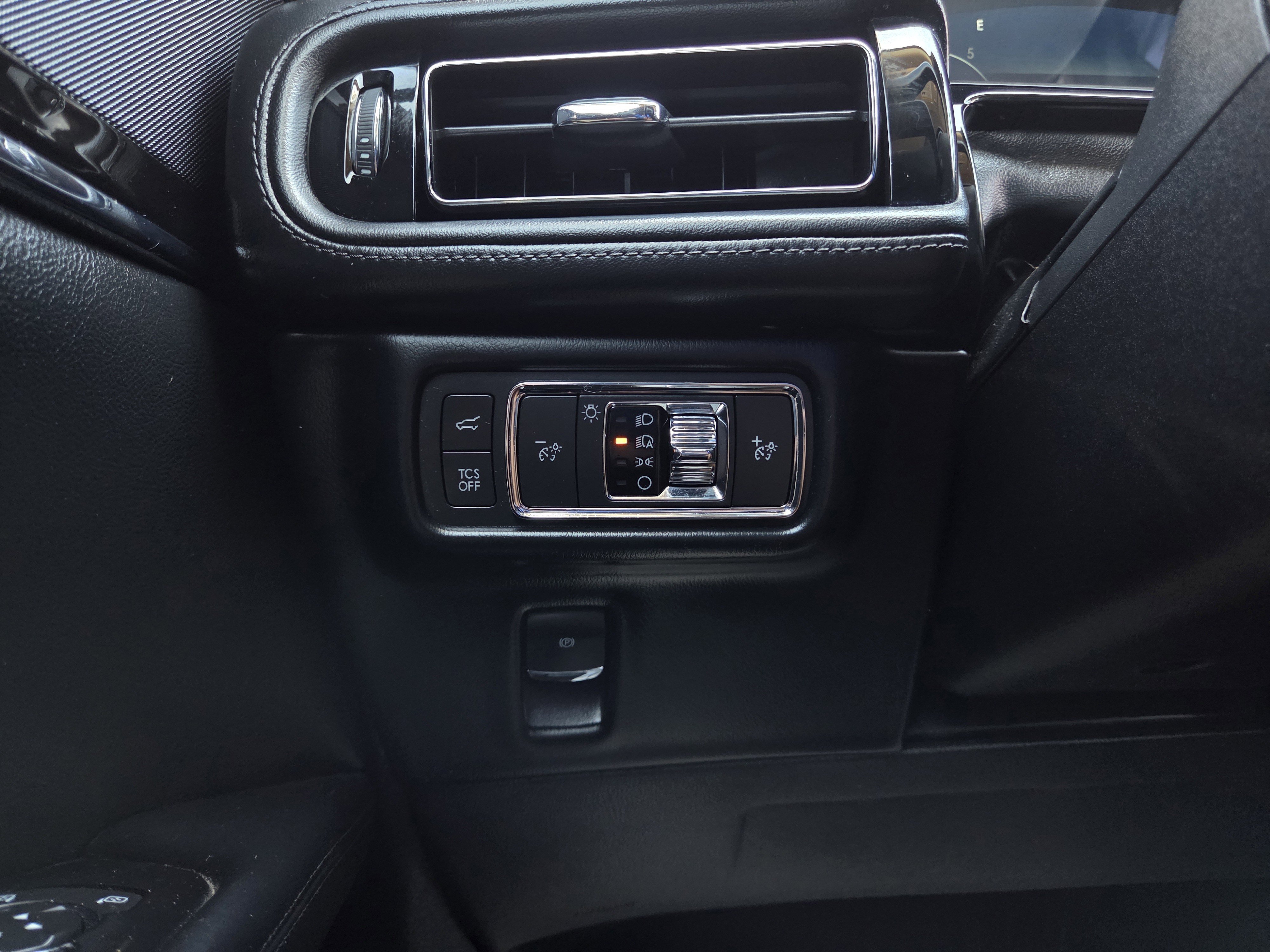 Used 2022 Lincoln Nautilus Reserve AWD/4WD image 43