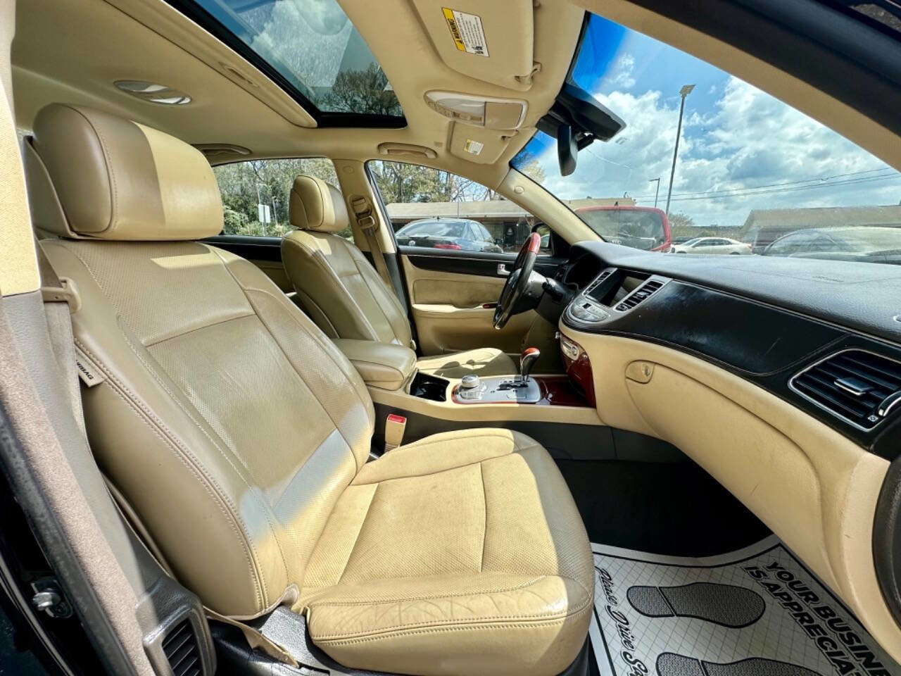 Used 2012 Hyundai Genesis 4.6 image 18