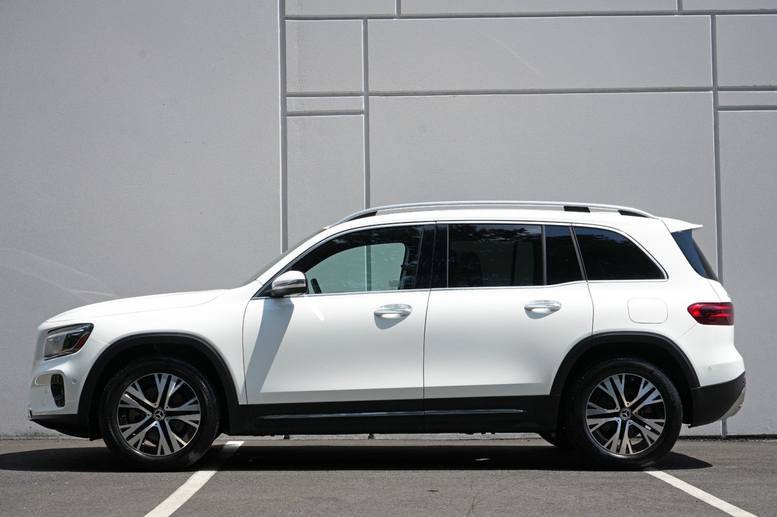 Used 2025 Mercedes-Benz GLB 250 image 8