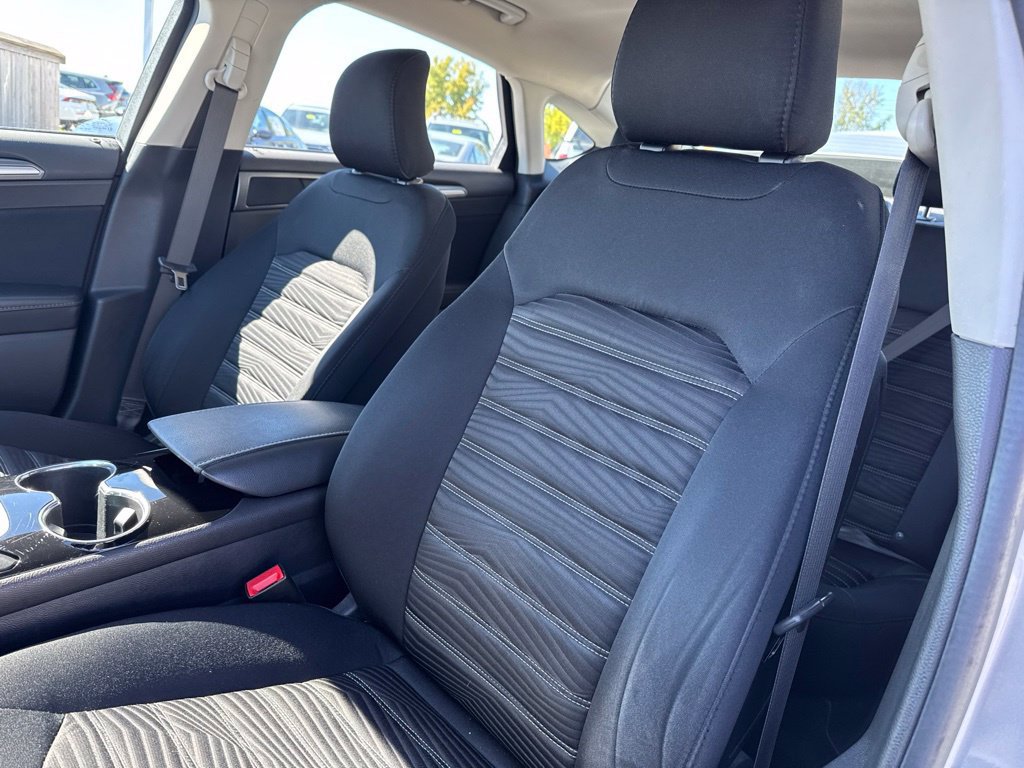 Used 2016 Ford Fusion SE FWD image 28