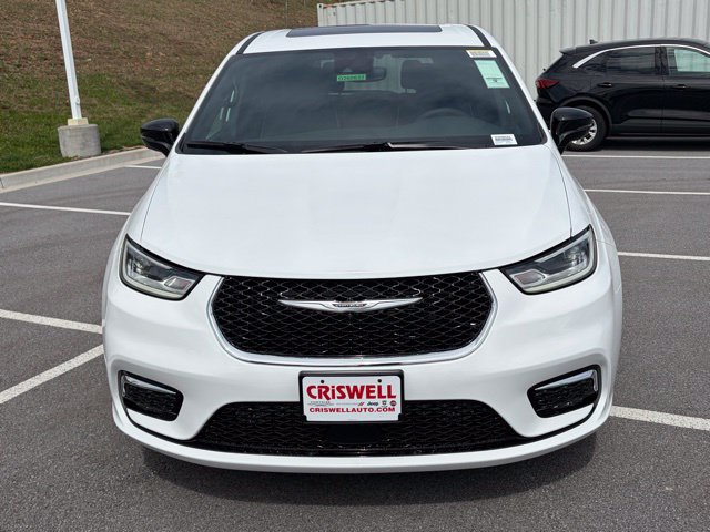 New 2026 Chrysler Pacifica Limited FWD image 10
