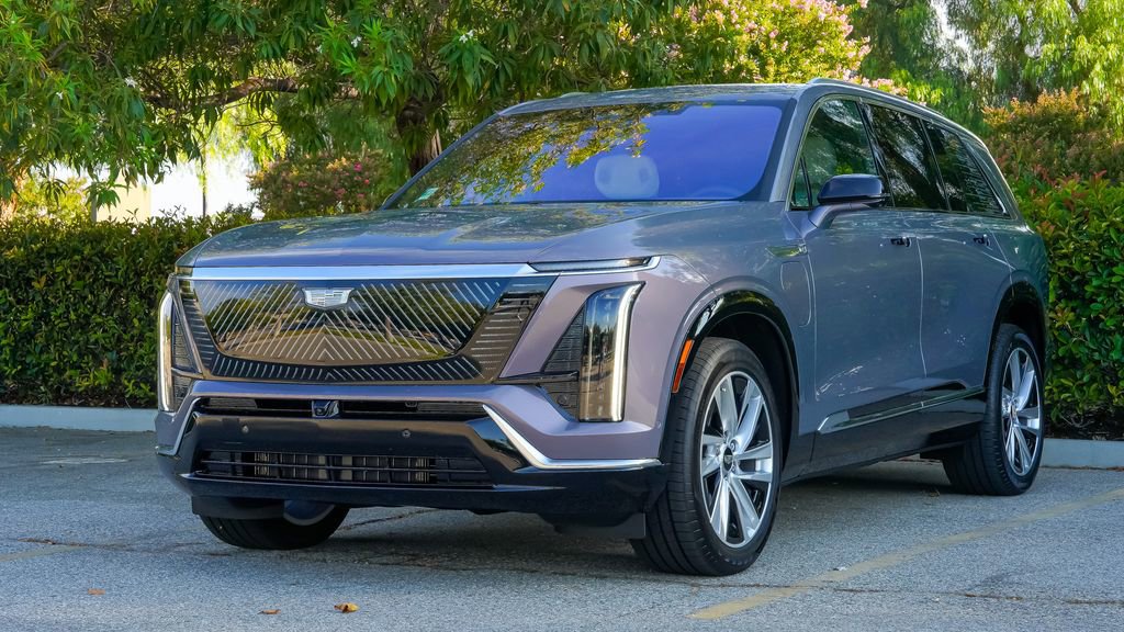 Used 2026 Cadillac Vistiq Luxury AWD/4WD image 2