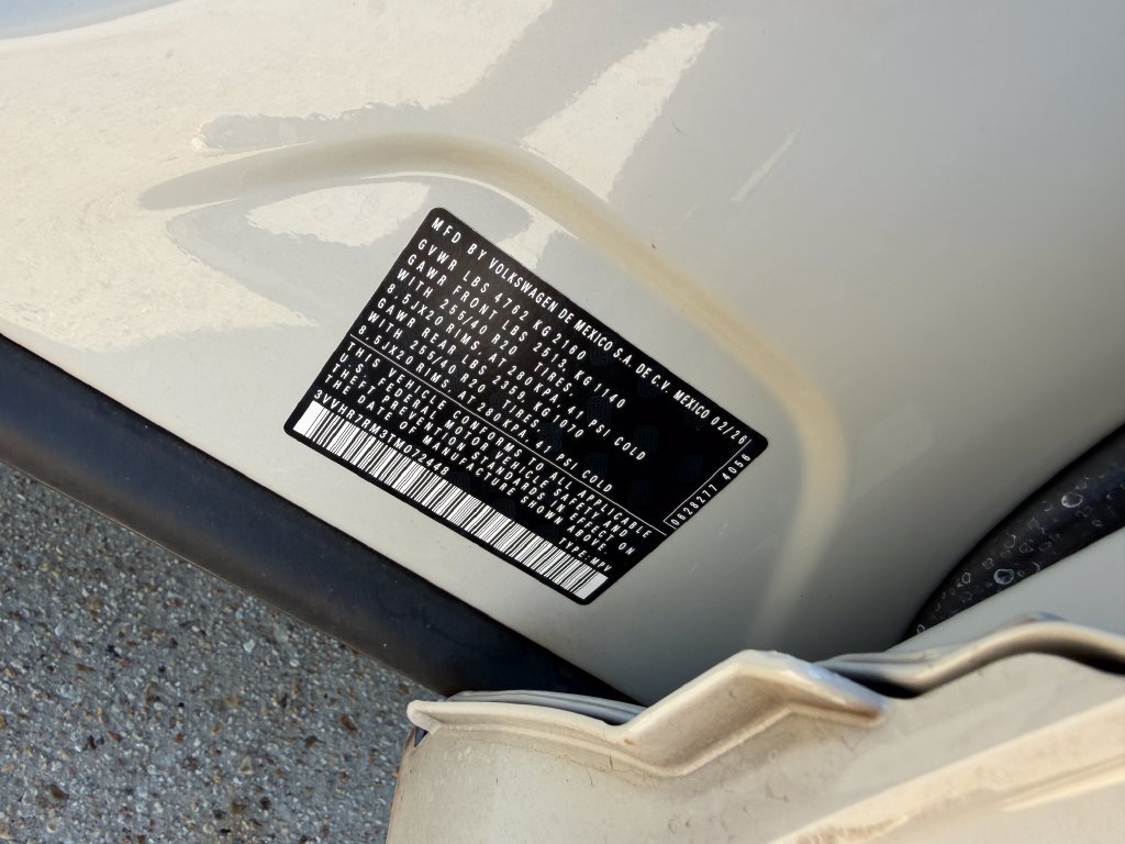 Certified 2026 Volkswagen Tiguan SE R-Line FWD image 32