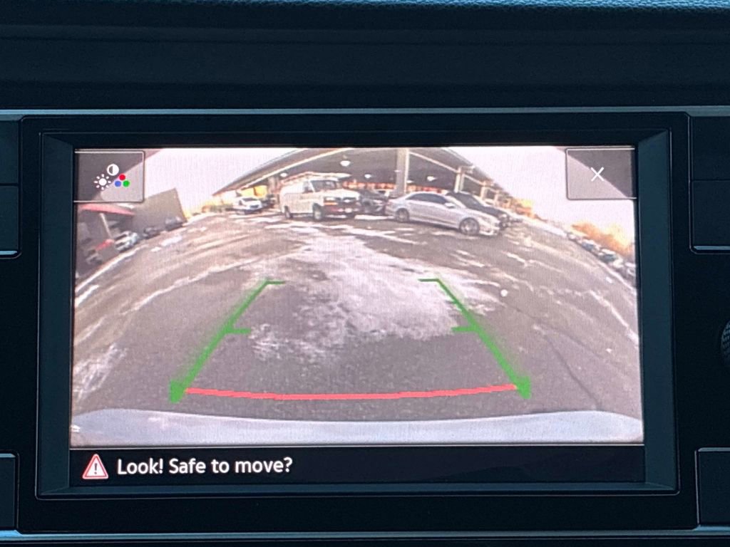 Used 2024 Volkswagen Jetta SE image 36