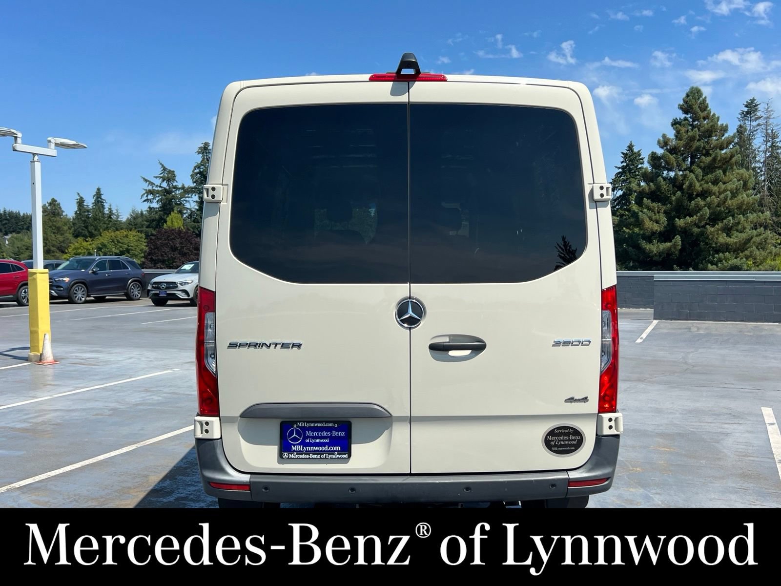 Used 2022 Mercedes-Benz Sprinter 2500 image 8