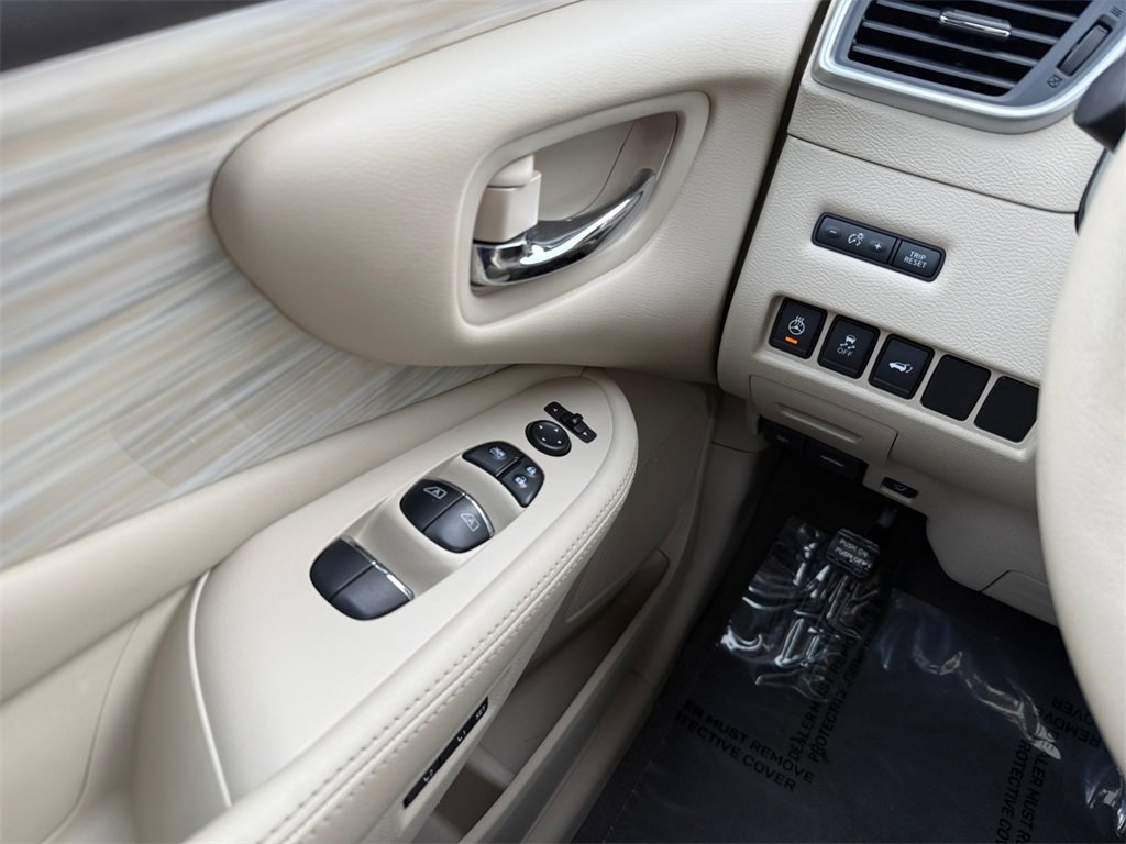 Used 2017 Nissan Murano Platinum w/ Platinum Technology Package image 28