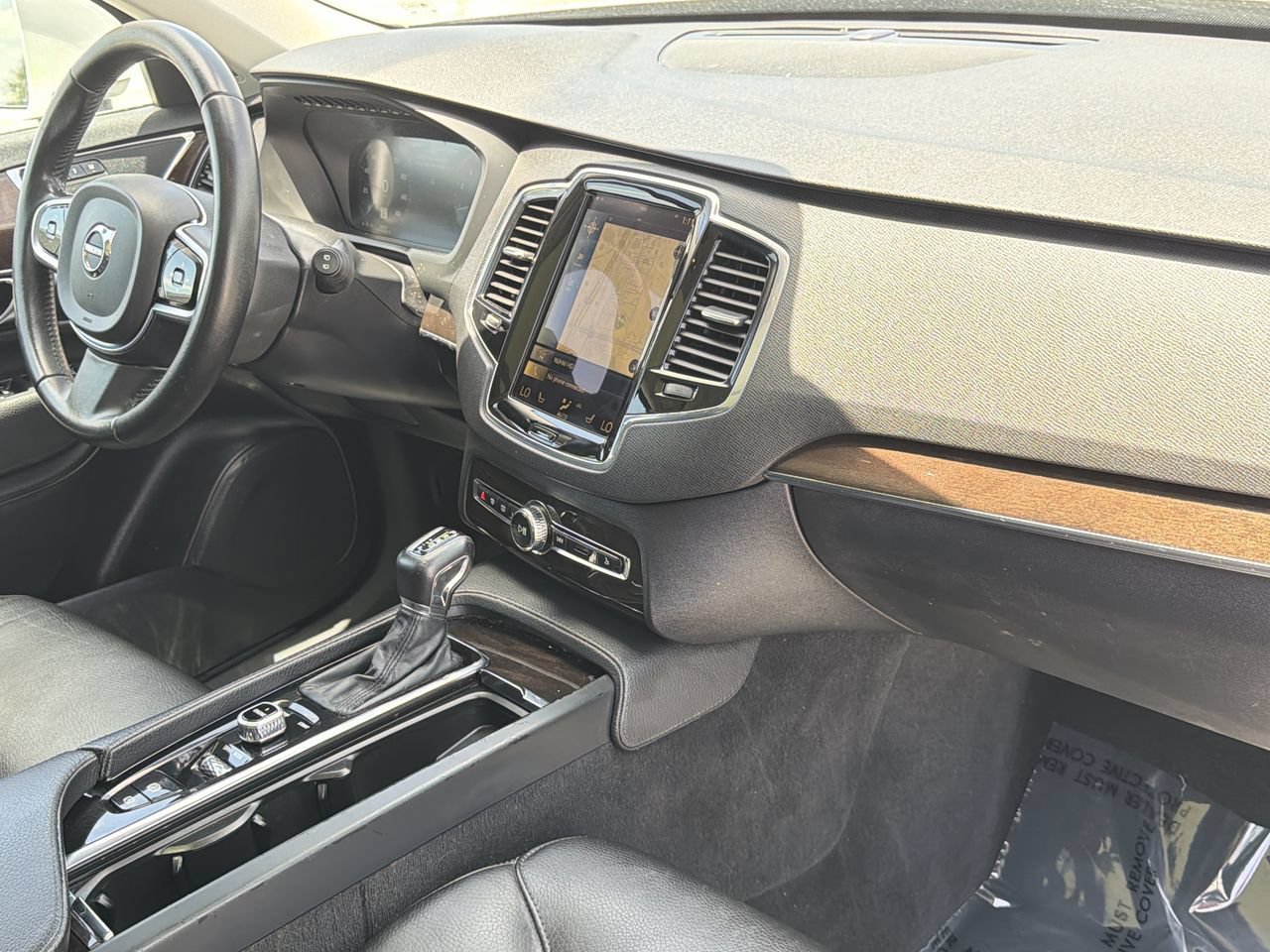 Used 2017 Volvo XC90 T6 Momentum w/ Vision Package AWD/4WD image 11