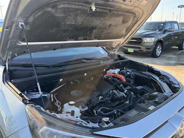 Used 2021 Toyota RAV4 XLE w/ Convenience Package image 27