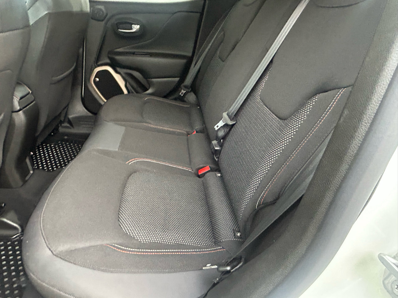 Used 2016 Jeep Renegade 75th Anniversary image 8