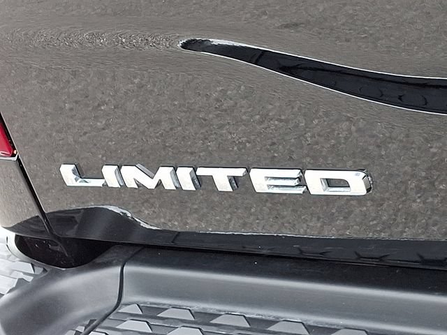 Used 2025 RAM 3500 Limited AWD/4WD image 37