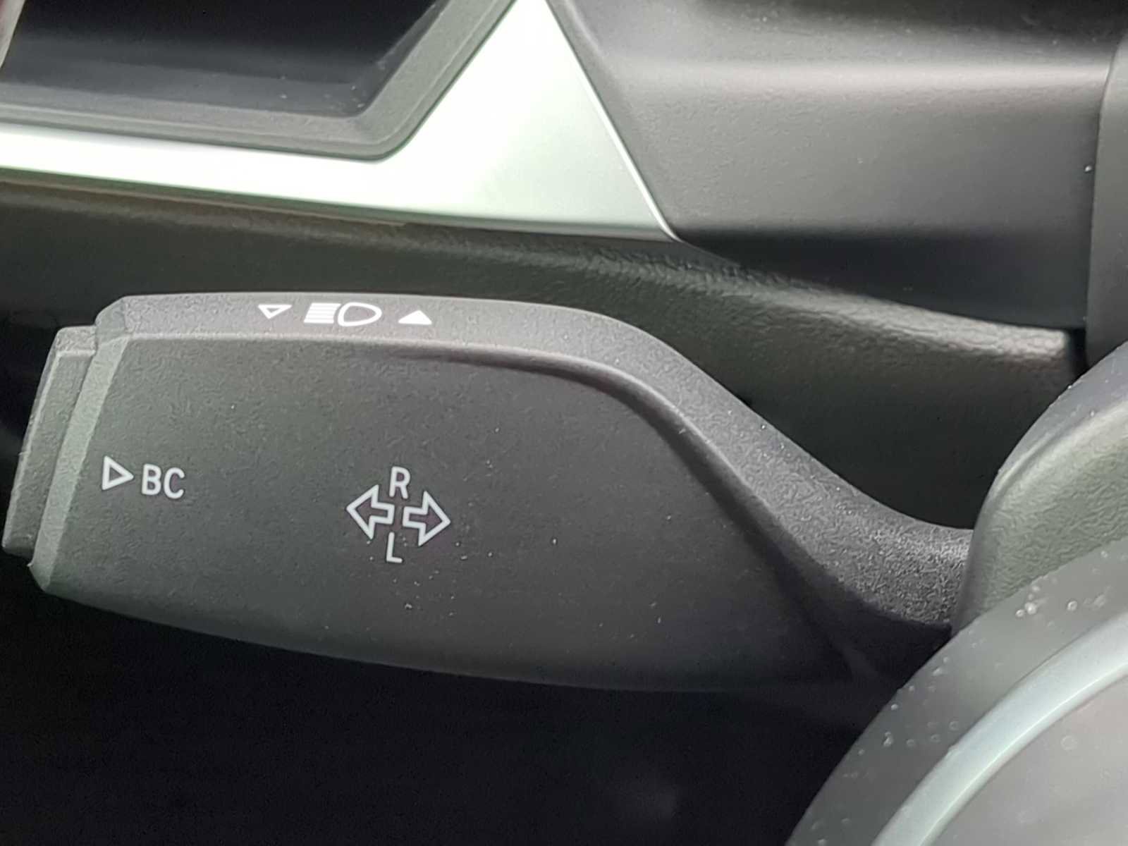 Used 2023 BMW M2 image 26