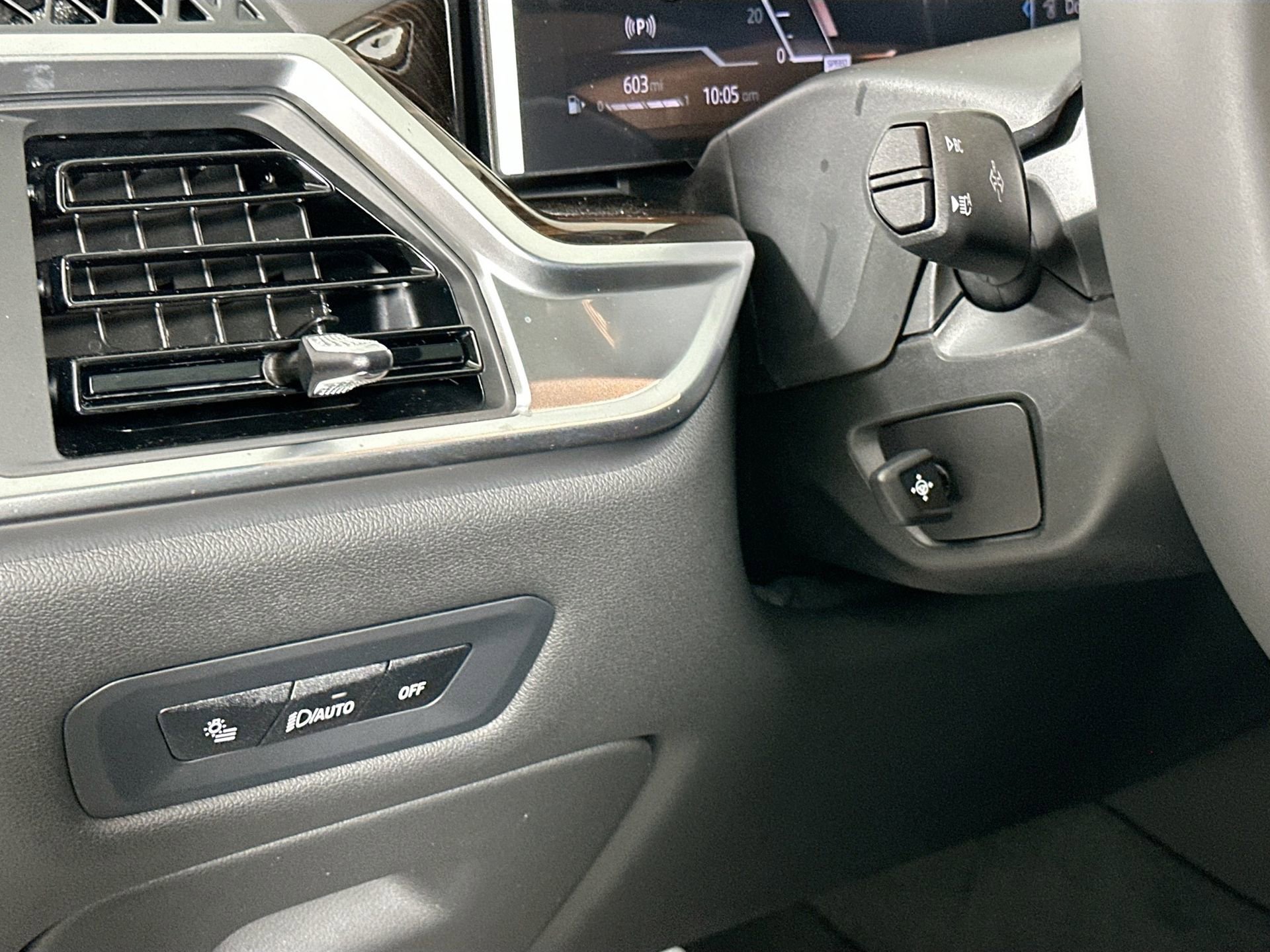 New 2026 BMW X5 xDrive40i w/ M Sport Package image 10