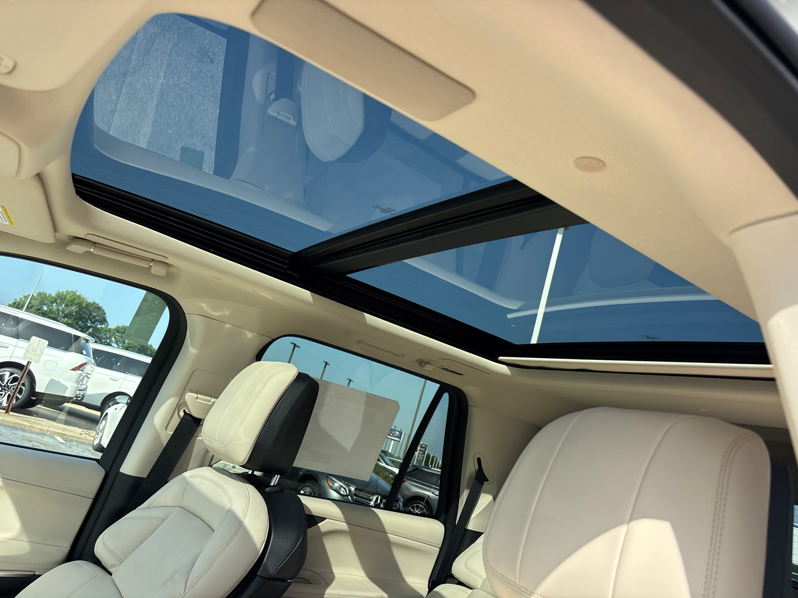 New 2027 Lincoln Navigator Reserve AWD/4WD image 25