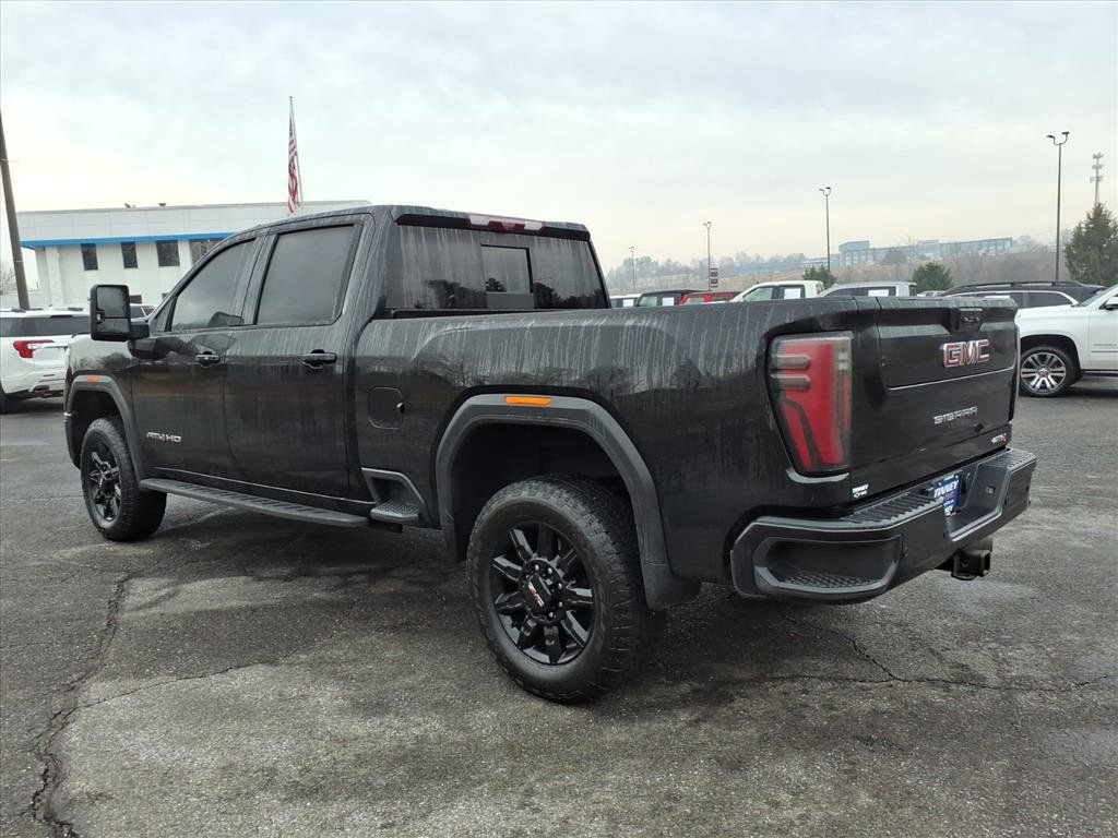 Used 2024 GMC Sierra 2500 AT4 w/ AT4 Premium Plus Package image 5