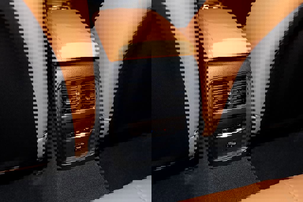 Used 2026 BMW 330i xDrive 330i xDrive w/ Premium Package image 35