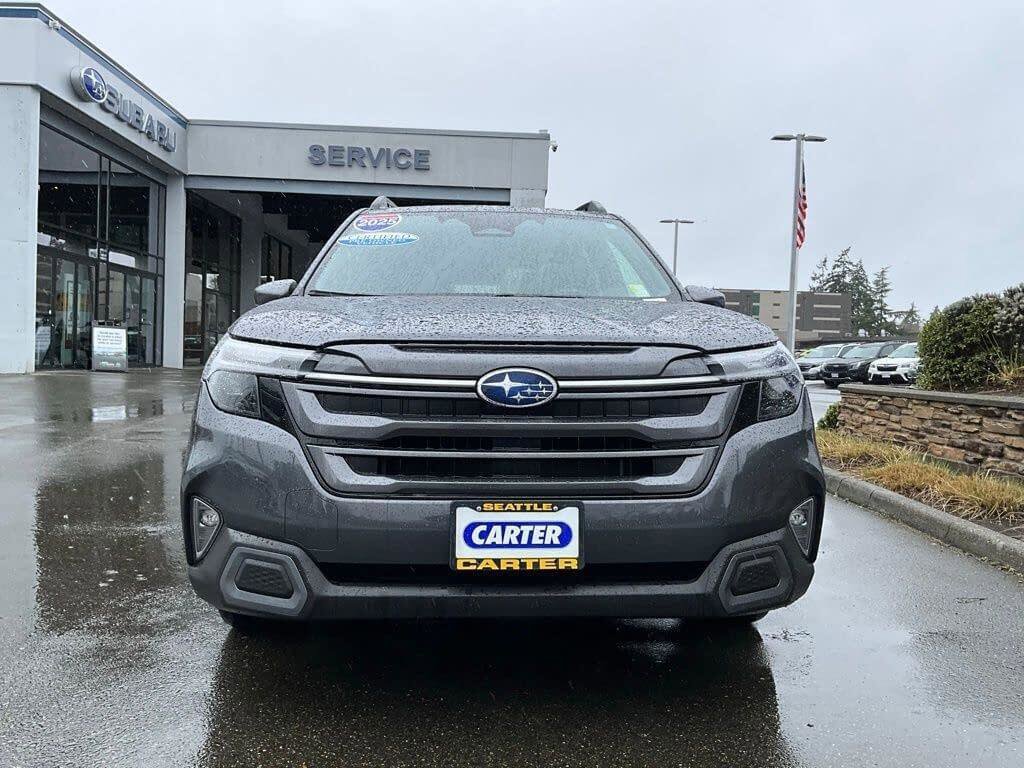 Certified 2025 Subaru Forester Limited image 3