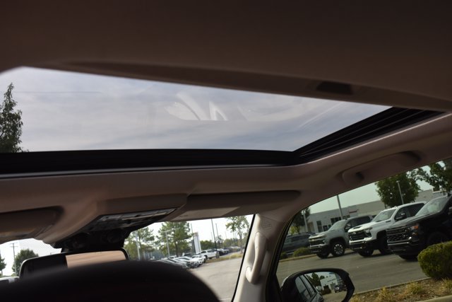 Used 2021 Toyota 4Runner Venture w/ Moonroof Package AWD/4WD image 17