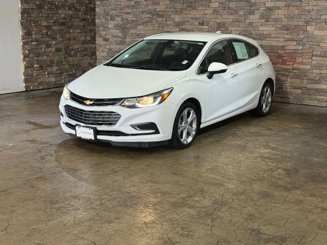 Used 2018 Chevrolet Cruze Premier FWD image 2