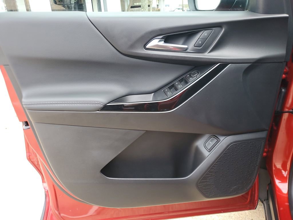 New 2026 Chevrolet Equinox LT w/ Convenience Package II image 16