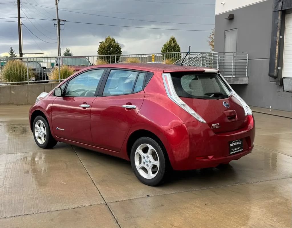 Used 2013 Nissan Leaf SV FWD image 3