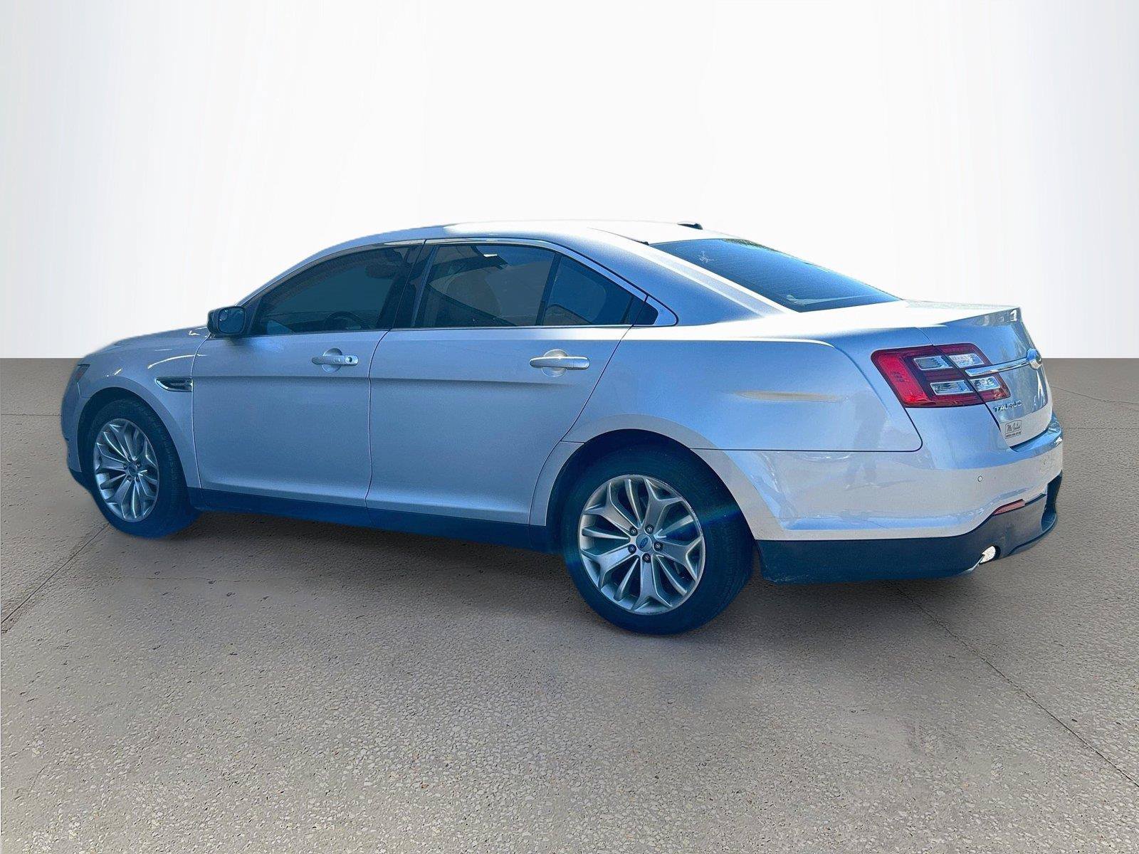 Used 2015 Ford Taurus Limited FWD image 6