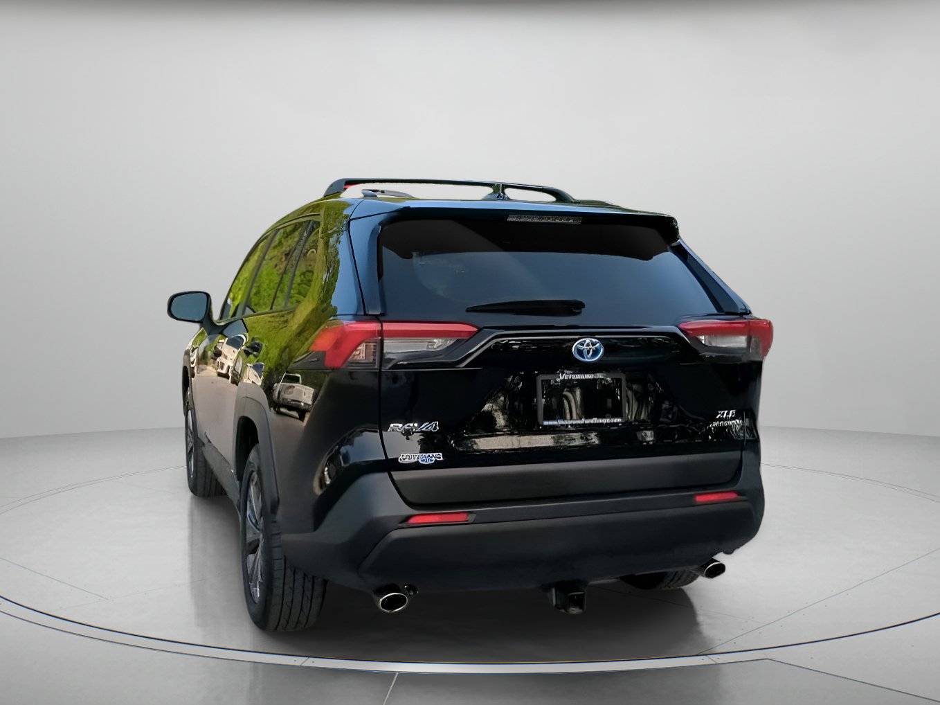 Used 2023 Toyota RAV4 XLE Premium AWD/4WD image 22