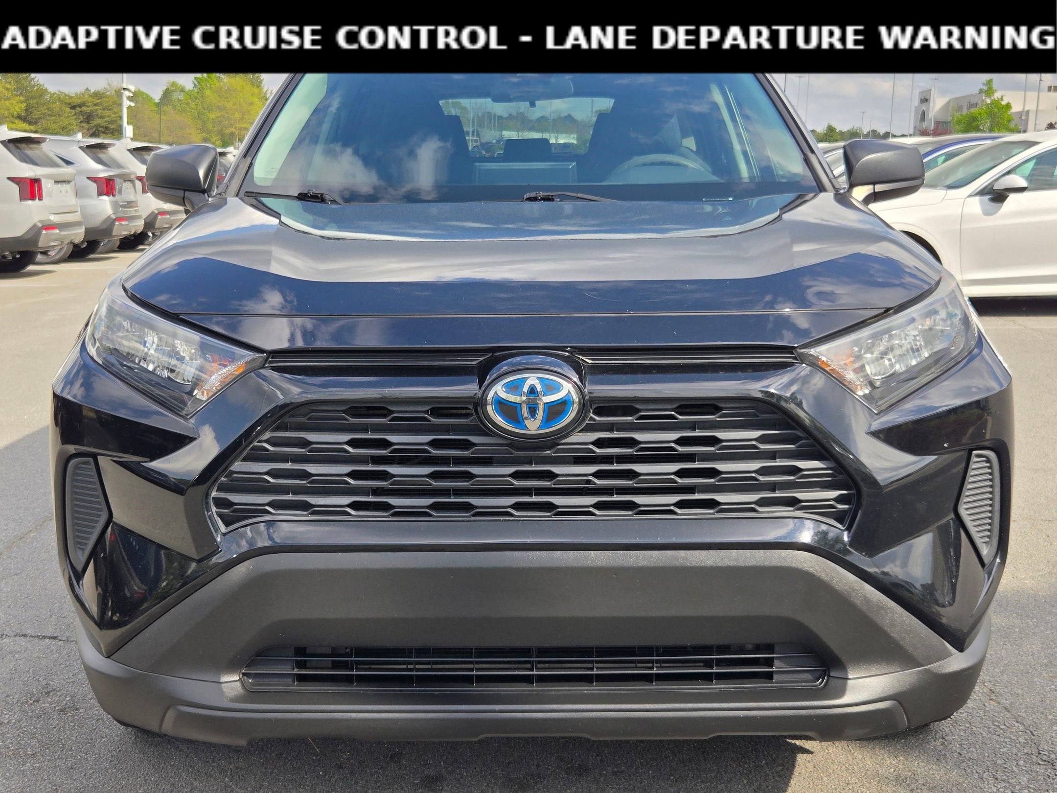 Used 2021 Toyota RAV4 LE image 2