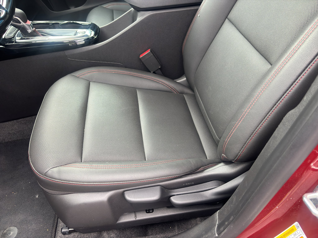 Used 2025 Chevrolet Trax RS w/ Driver Confidence Package FWD image 12