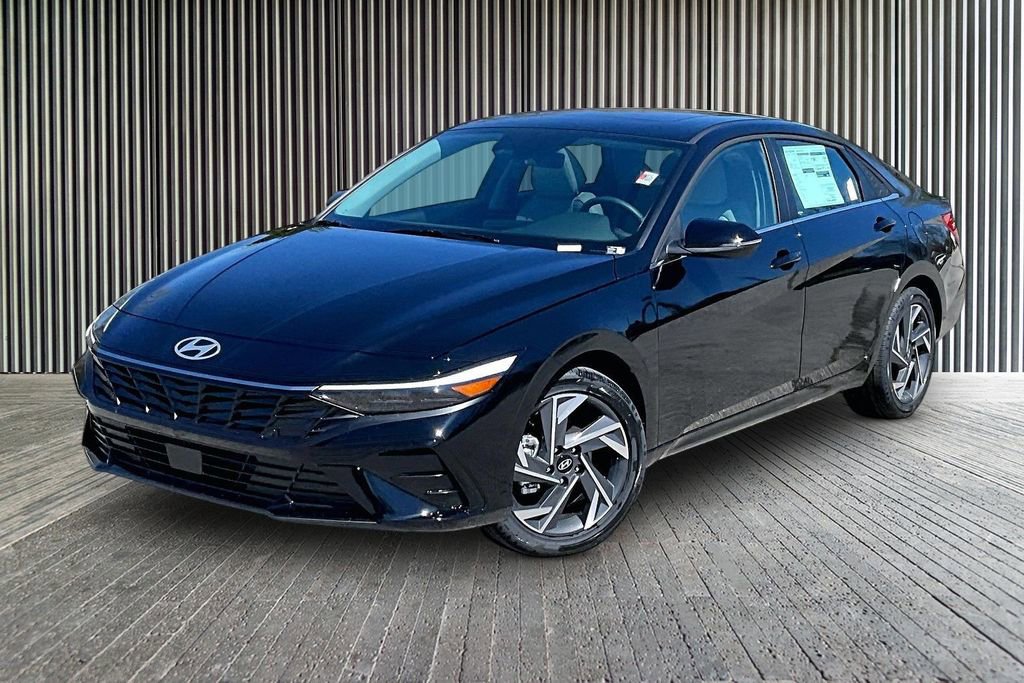 New 2026 Hyundai Elantra Limited image 2