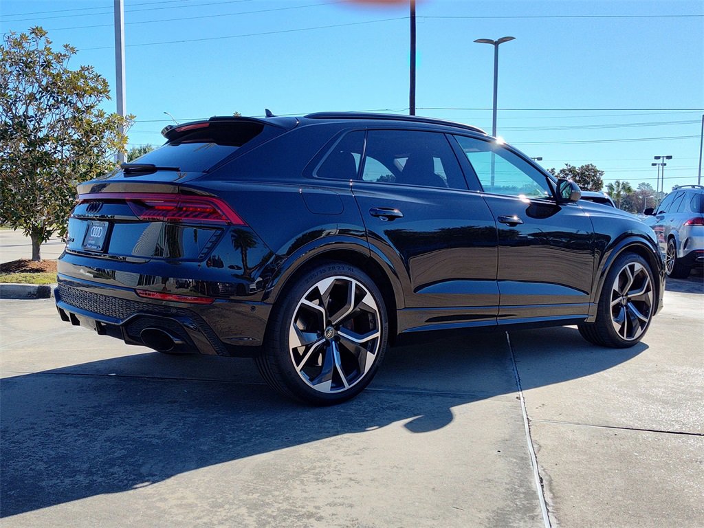 Used 2024 Audi RS Q8 w/ Black Optic Package image 11