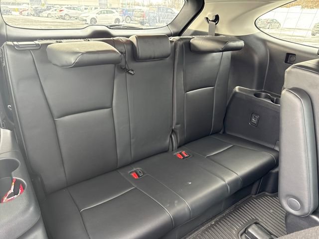 Used 2025 Toyota Highlander XLE image 12