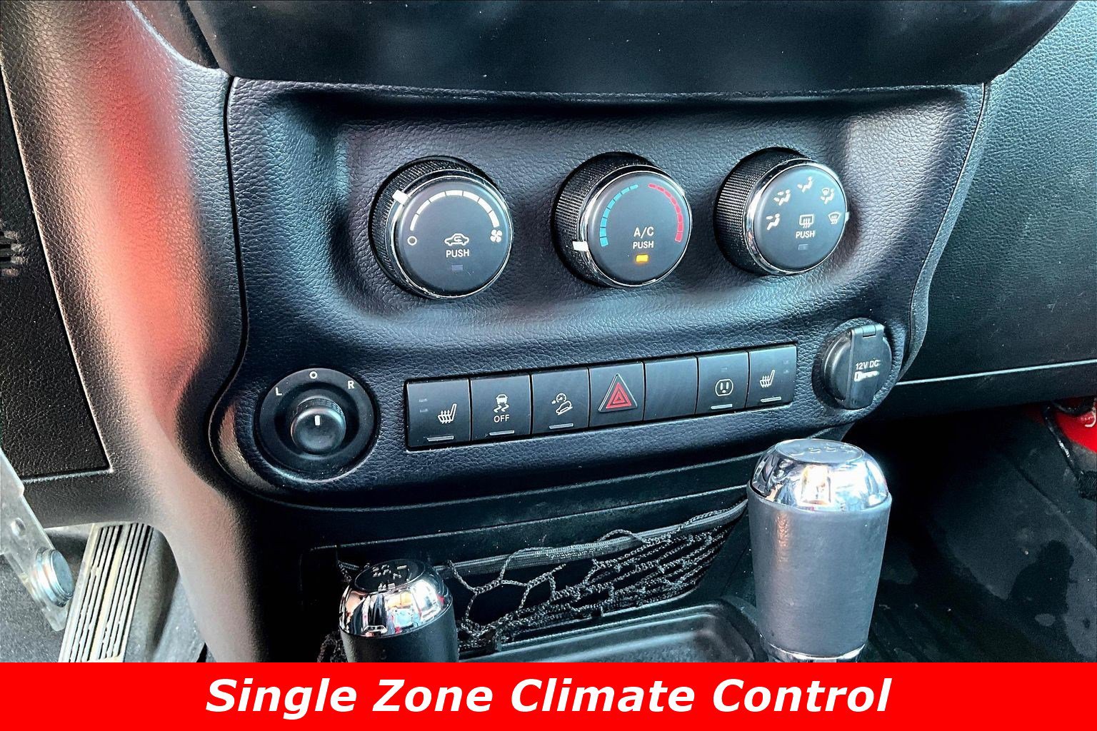 Used 2018 Jeep Wrangler Unlimited Sahara AWD/4WD image 15