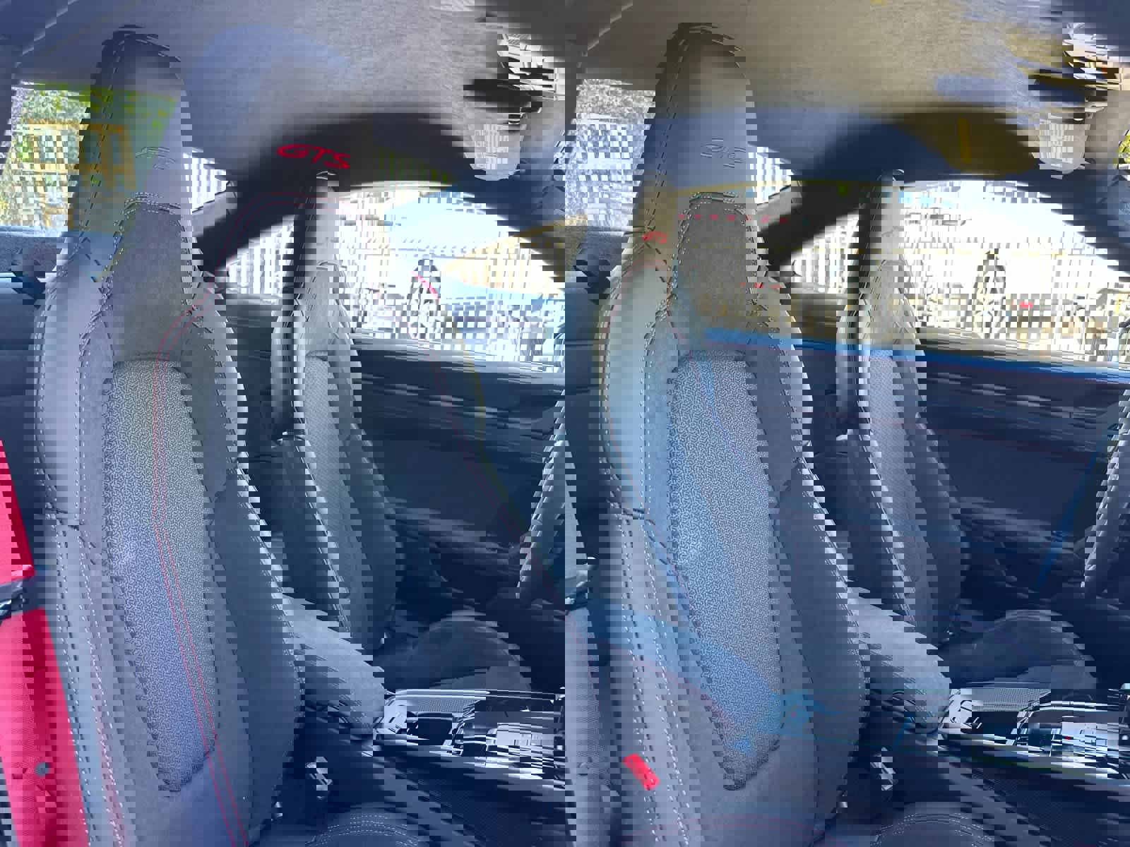 Certified 2025 Porsche 911 Carrera GTS RWD image 27