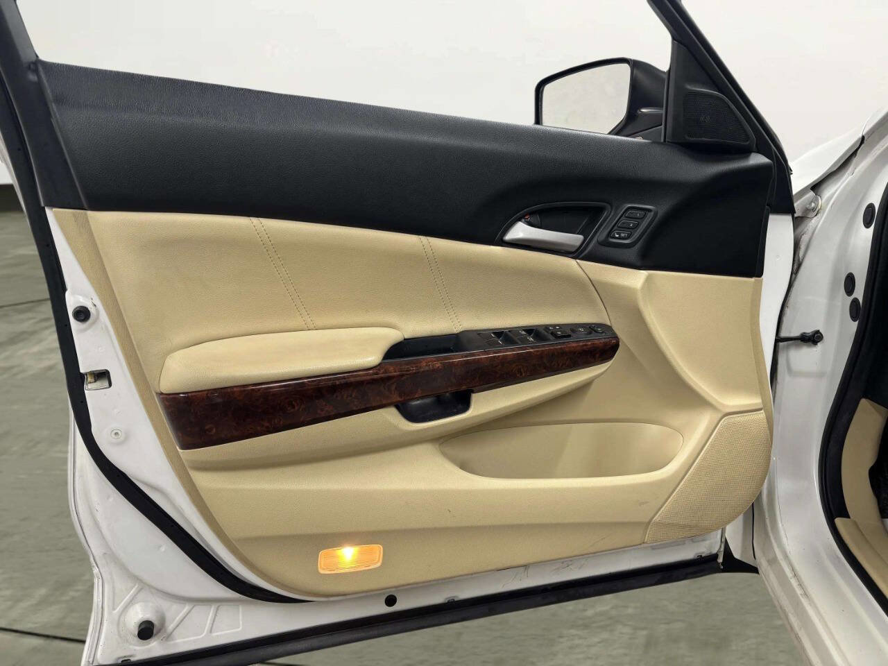 Used 2011 Honda Crosstour EX-L image 11