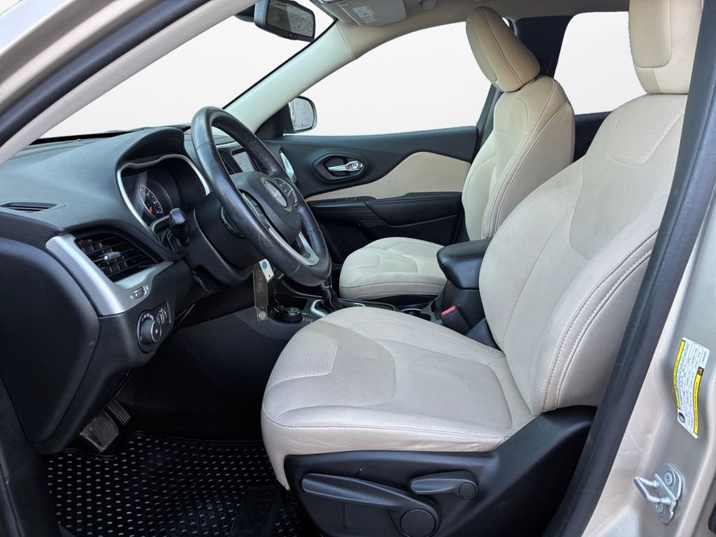 Used 2015 Jeep Cherokee Latitude w/ Cold Weather Group image 19