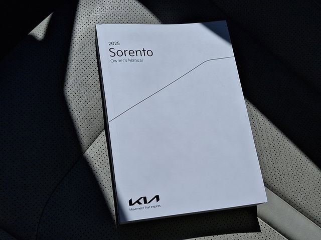 Certified 2025 Kia Sorento S AWD/4WD image 26